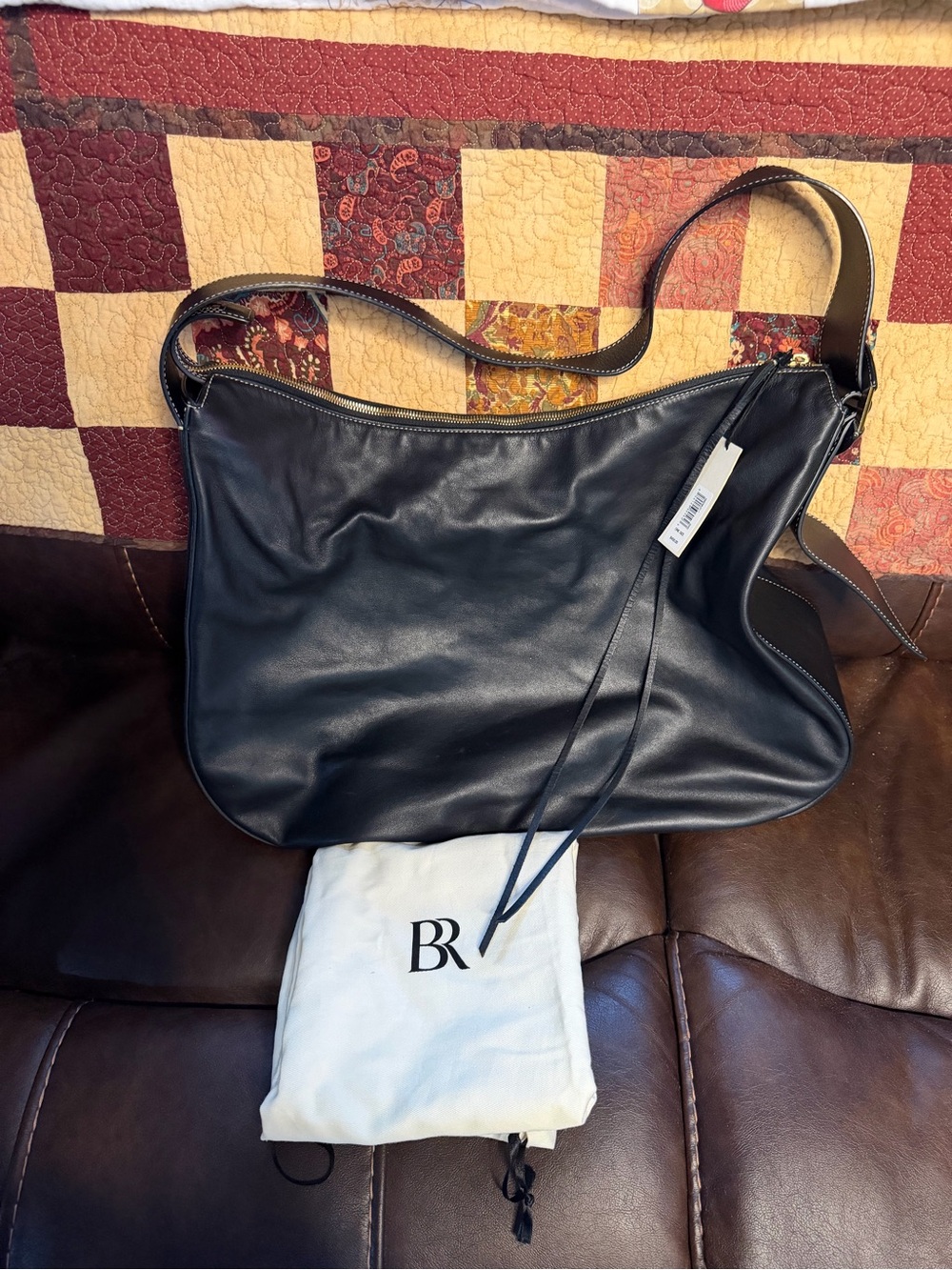 PRE-LOVED BANANA REPUBLIC 
OVERSIZED RAVELLO LEATHER SHOULDER BAG *BLACK*